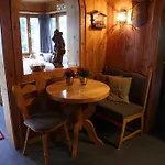 Landhaus Alpina בית הארחה