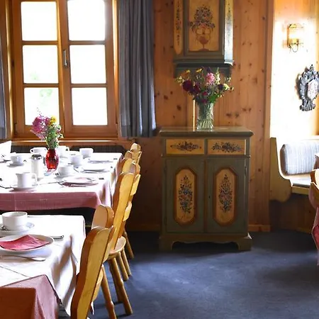 Landhaus Alpina ميترسل